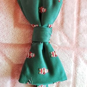 Mains Christmas bow tie